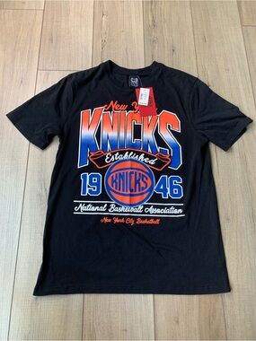 New York Knicks Black Graphic Tee